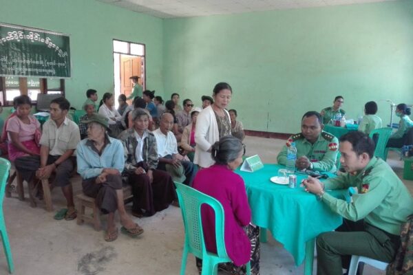 အနောက်ပိုင်းတိုင်းစစ်ဌာနချုပ်ဝန်းကျင်က ကျေးရွာတွေ မီးရှို့သတ်ဖြတ်ခံနေရ