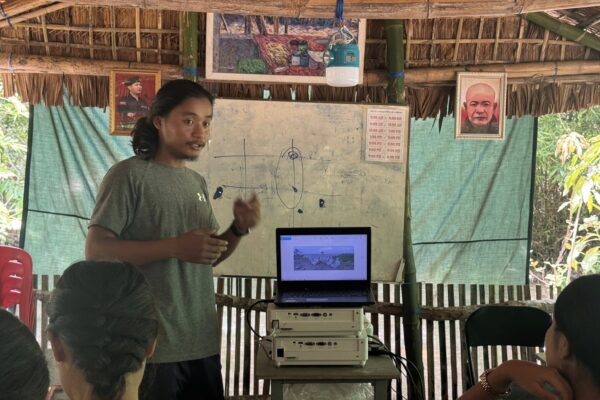 ရခိုင်လွတ်မြောက်နယ်မြေမှာ အခြေခံသတင်းပညာသင်တန်း ပေး