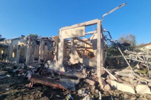 နိုင်ငံတကာလူ့အခွင့်ရေးနေ့ မှာ ရခိုင်ကို ဗုံးကြဲ လူ ၃၀ ကျော် အစုလိုက် အပြုံလိုက်သေဆုံးခဲ့ရခြင်း