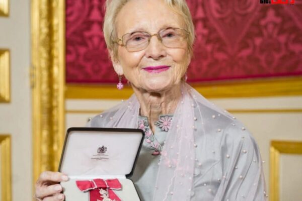 ငပလီကမ်းခြေက အခမဲ့ အဂ်လိပ်စာသင်တန်းကျောင်း တည်ထောင်သူ” မာမီဆူး” တော်ဝင်မိသားစုက ချီးမြင့်သည့် MBE ဆုကို ရရှိ